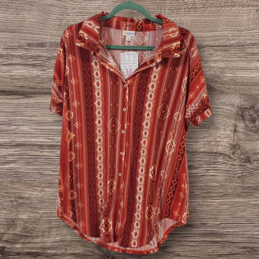 LULAROE Women's Charlie Short Sleeve Red Western Button Down Top Size Medium NWT